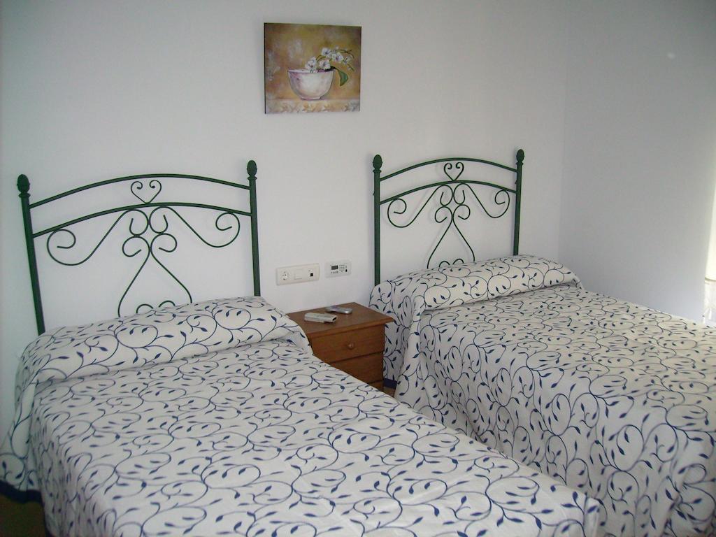 Hotel Delphos Moraleja Pokoj fotografie